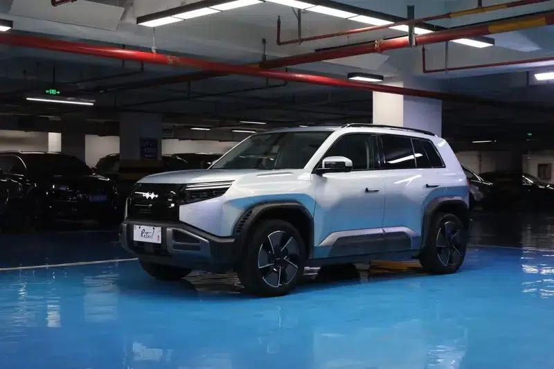 Titanium 3 2025 Model 501KM AWD Ultra Edition — миниатюра 1