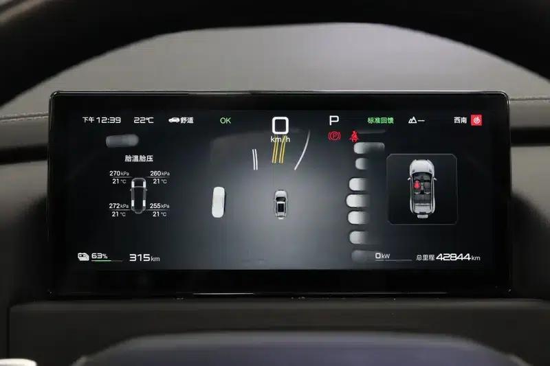 Titanium 3 2025 Model 501KM AWD Ultra Edition — миниатюра 11