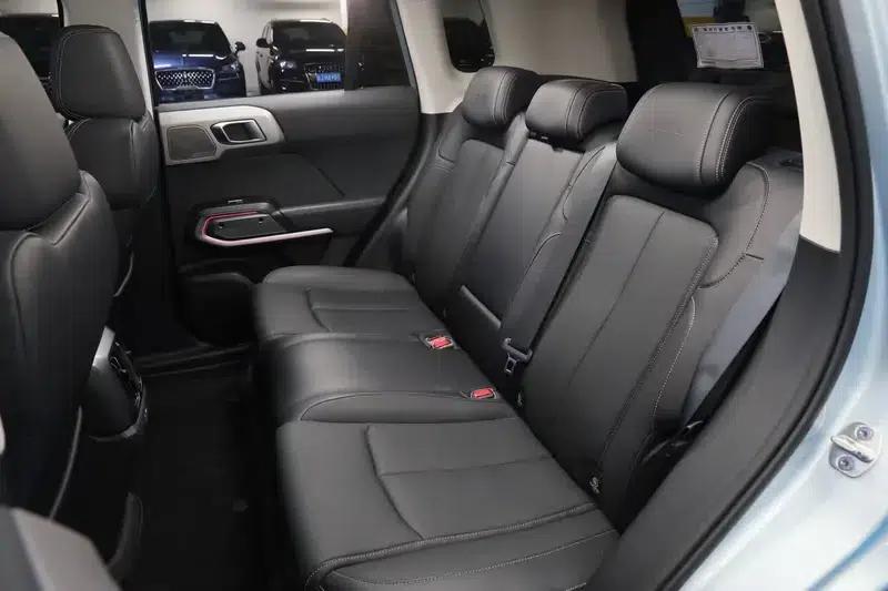 Titanium 3 2025 Model 501KM AWD Ultra Edition — миниатюра 15