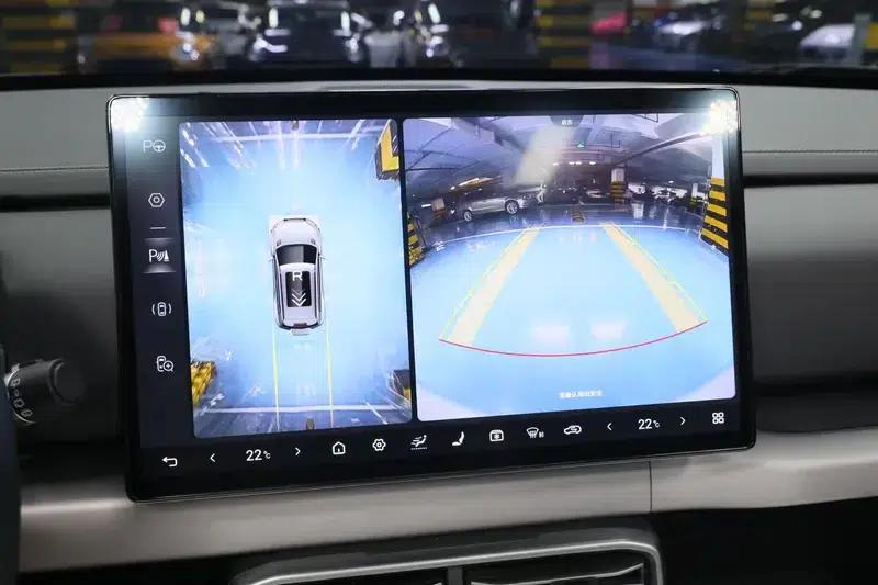 Titanium 3 2025 Model 501KM AWD Ultra Edition — миниатюра 5