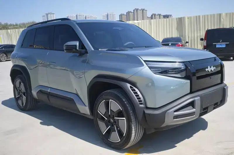 Titanium 3 2025 Model 501KM AWD Ultra Edition — миниатюра 3