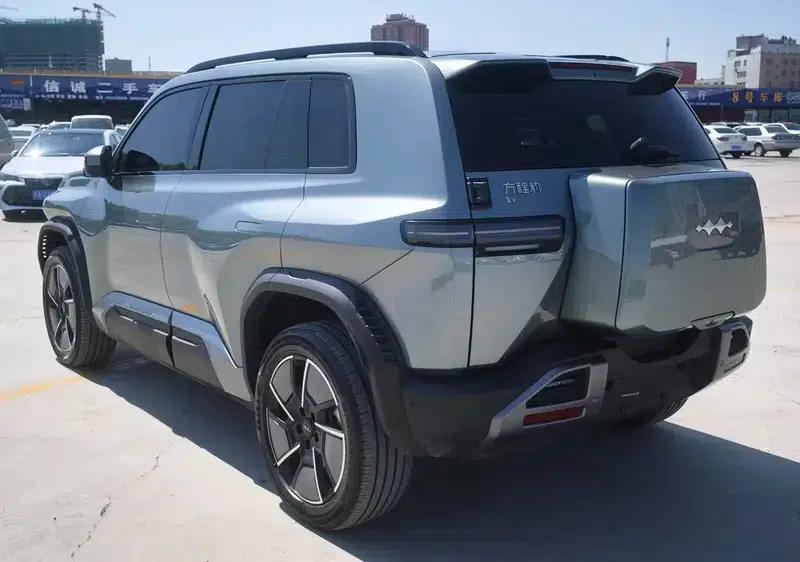 Titanium 3 2025 Model 501KM AWD Ultra Edition — миниатюра 4
