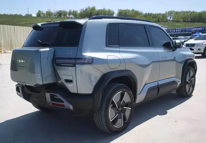 Titanium 3 2025 Model 501KM AWD Ultra Edition — миниатюра 6