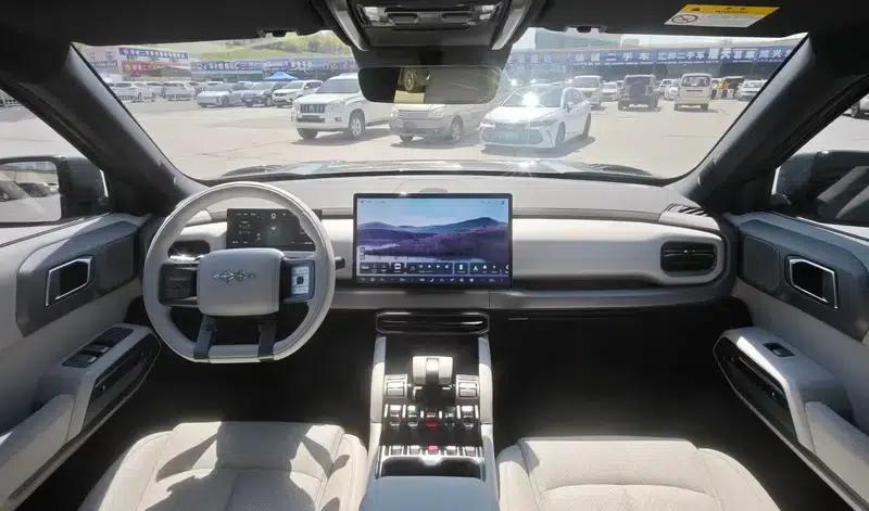 Titanium 3 2025 Model 501KM AWD Ultra Edition — миниатюра 8