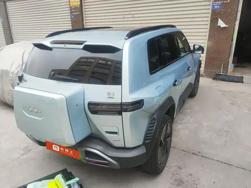 Titanium 3 2025 Model 501KM AWD Ultra Edition — миниатюра 4