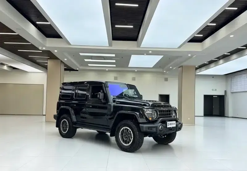 212 T01 2024 Model 2.0T Changfeng Edition — миниатюра 3