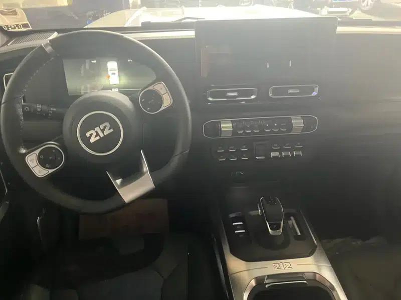 212 T01 2024 Explorer 2.0T — миниатюра 18