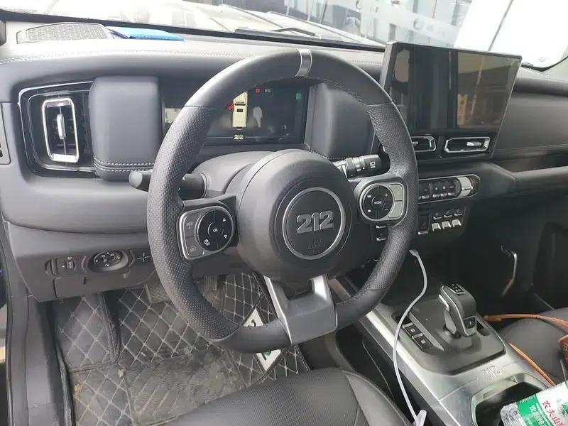 212 T01 2024 Model 2.0T Mechanic — миниатюра 11