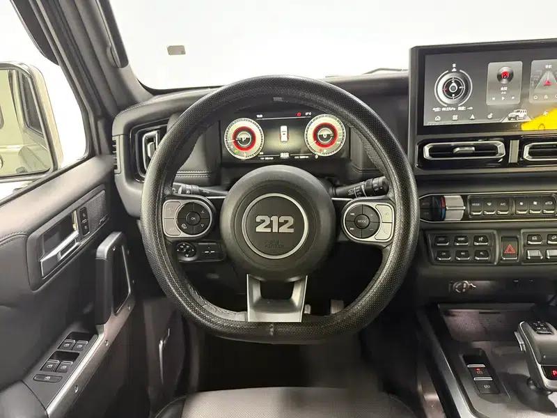 212 T01 2024 Model 2.0T Mechanic — миниатюра 16