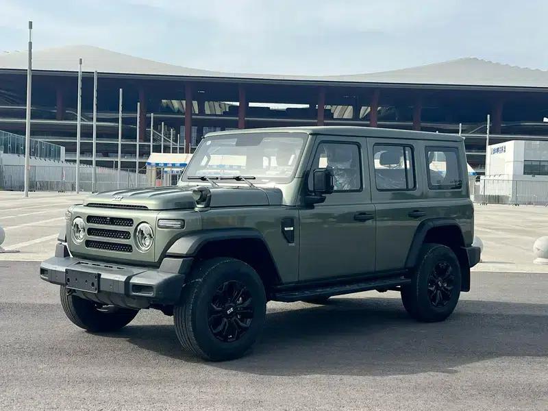212 T01 2024 Model 2.0T Mechanic — миниатюра 1