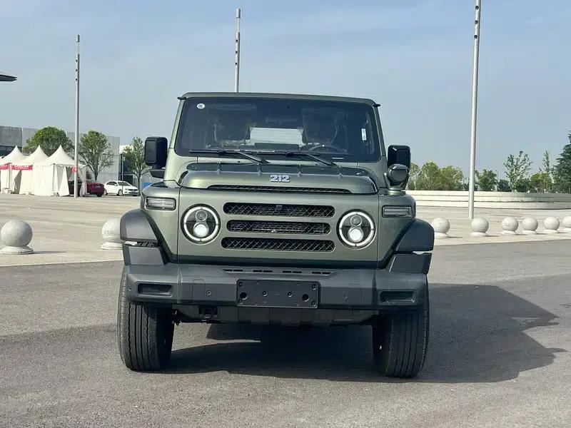 212 T01 2024 Model 2.0T Mechanic — миниатюра 2
