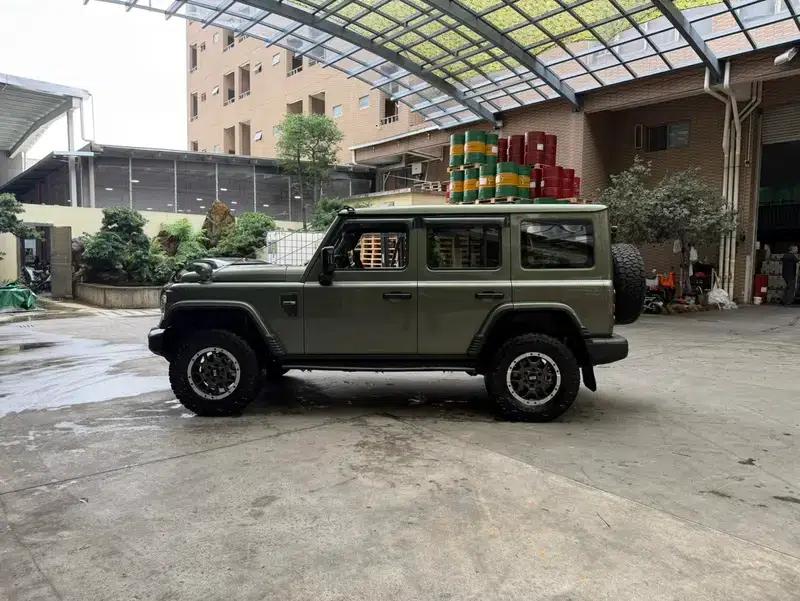212 T01 2024 Model 2.0T Changfeng Edition — миниатюра 4