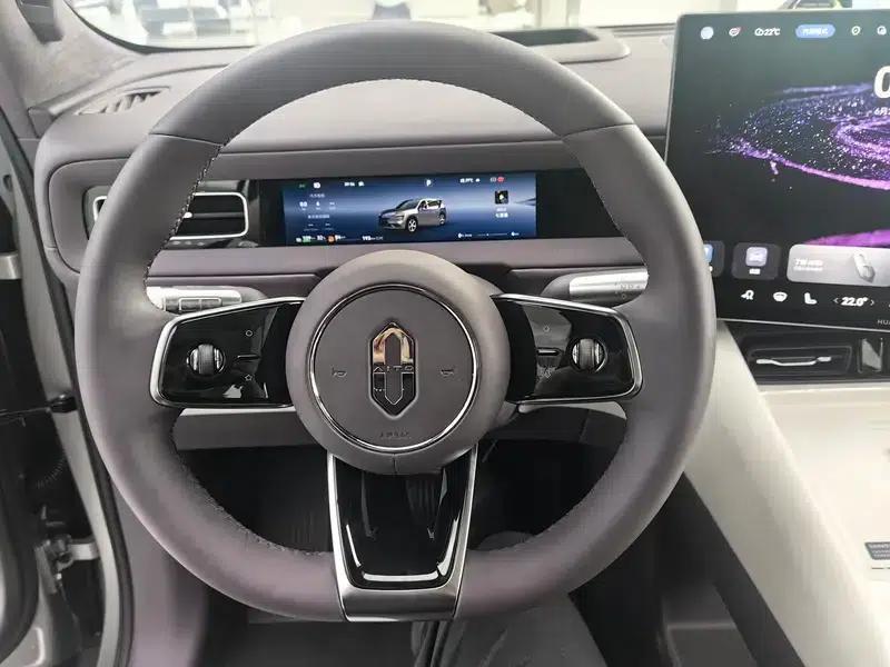 Wenjie M6 2026 Pure Electric Max+ Long Range Edition — миниатюра 16