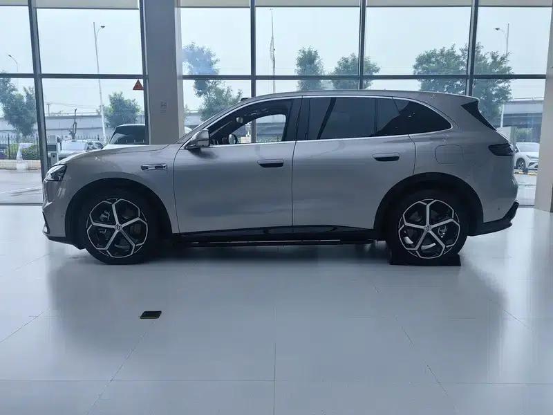 Wenjie M6 2026 Pure Electric Max+ Long Range Edition — миниатюра 3