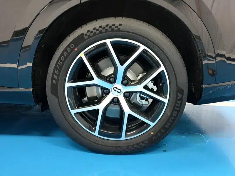 Wenjie M6 2026 Range Extended Max+ 4WD Version — миниатюра 9