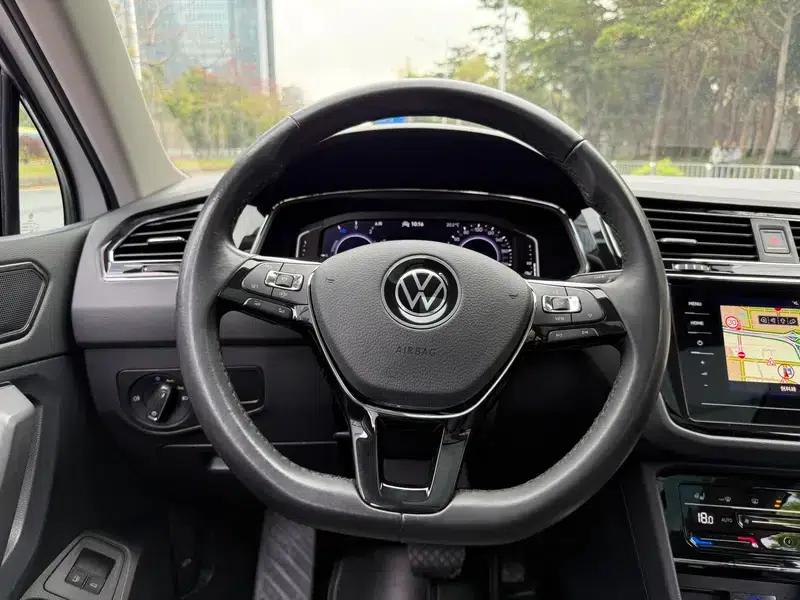 Tiguan L PHEV 2021 1.4T Plug-in Hybrid Flagship Edition — миниатюра 13