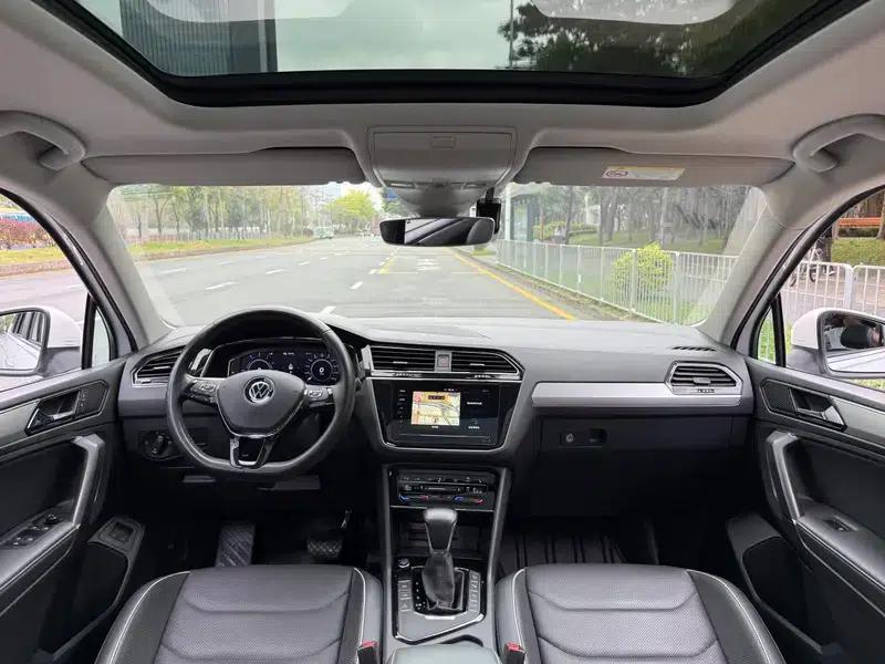 Tiguan L PHEV 2021 1.4T Plug-in Hybrid Flagship Edition — миниатюра 14