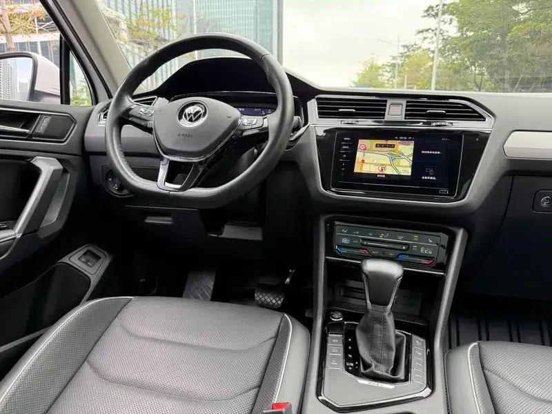 Tiguan L PHEV 2021 1.4T Plug-in Hybrid Flagship Edition — миниатюра 15