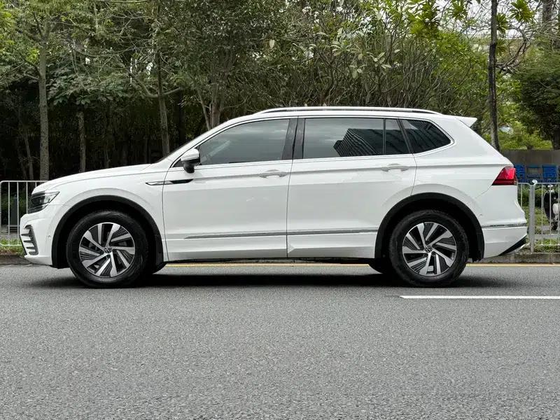 Tiguan L PHEV 2021 1.4T Plug-in Hybrid Flagship Edition — миниатюра 4