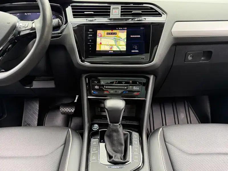Tiguan L PHEV 2021 1.4T Plug-in Hybrid Flagship Edition — миниатюра 10
