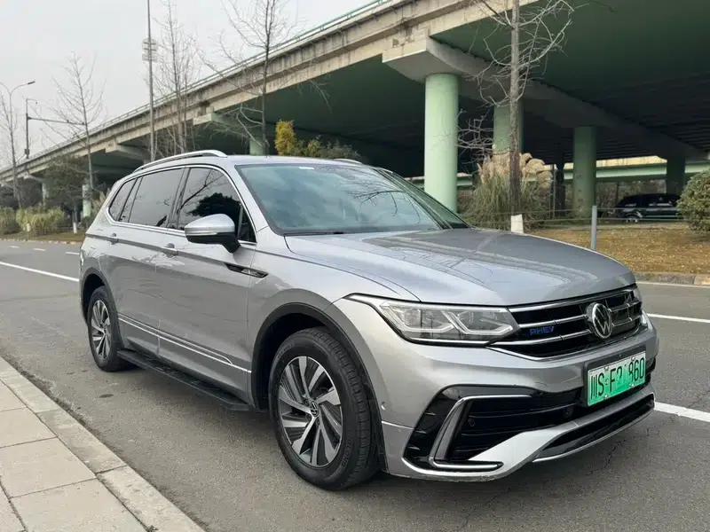 Tiguan L PHEV 2022 430PHEV Plug-in Hybrid Premium Edition — миниатюра 3