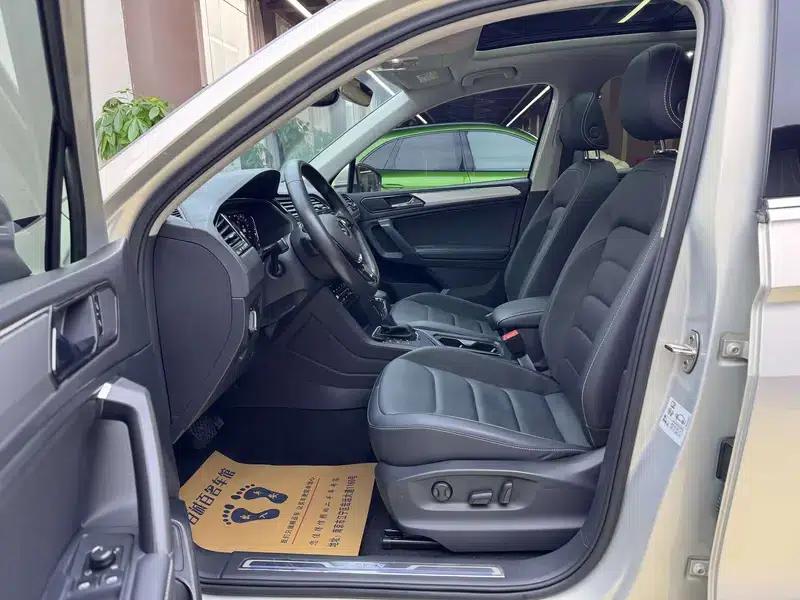 Tiguan L PHEV 2021 1.4T Plug-in Hybrid Premium Edition — миниатюра 13