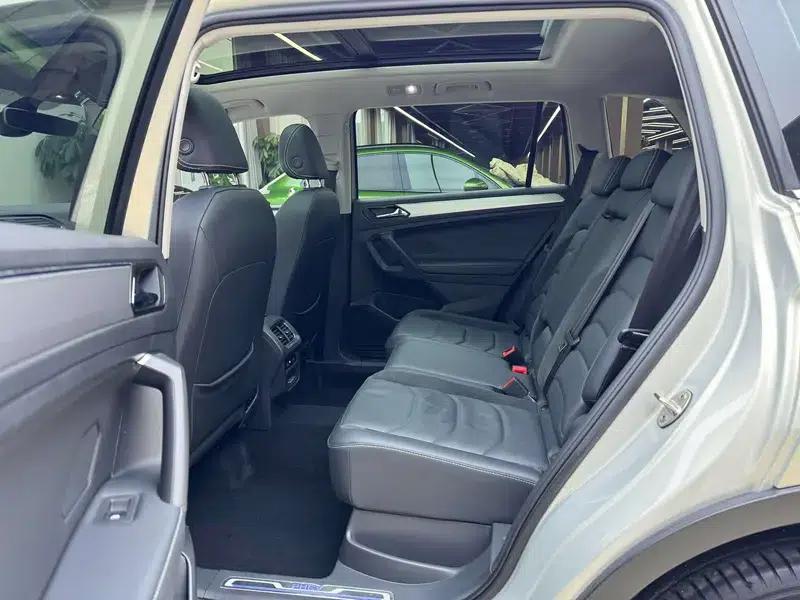 Tiguan L PHEV 2021 1.4T Plug-in Hybrid Premium Edition — миниатюра 14
