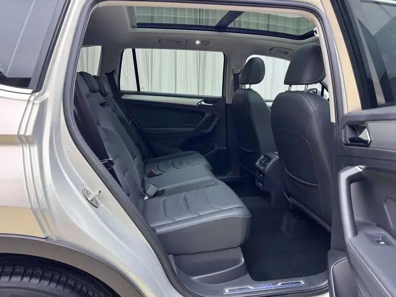 Tiguan L PHEV 2021 1.4T Plug-in Hybrid Premium Edition — миниатюра 17