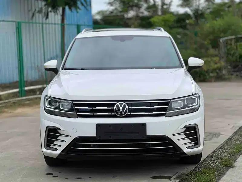 Tiguan L PHEV 2021 1.4T Plug-in Hybrid Premium Edition — миниатюра 2