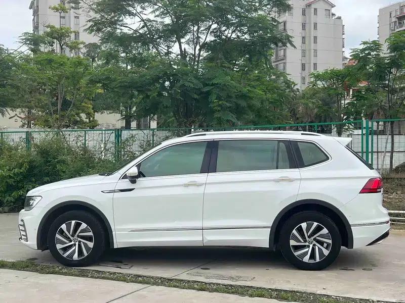 Tiguan L PHEV 2021 1.4T Plug-in Hybrid Premium Edition — миниатюра 3