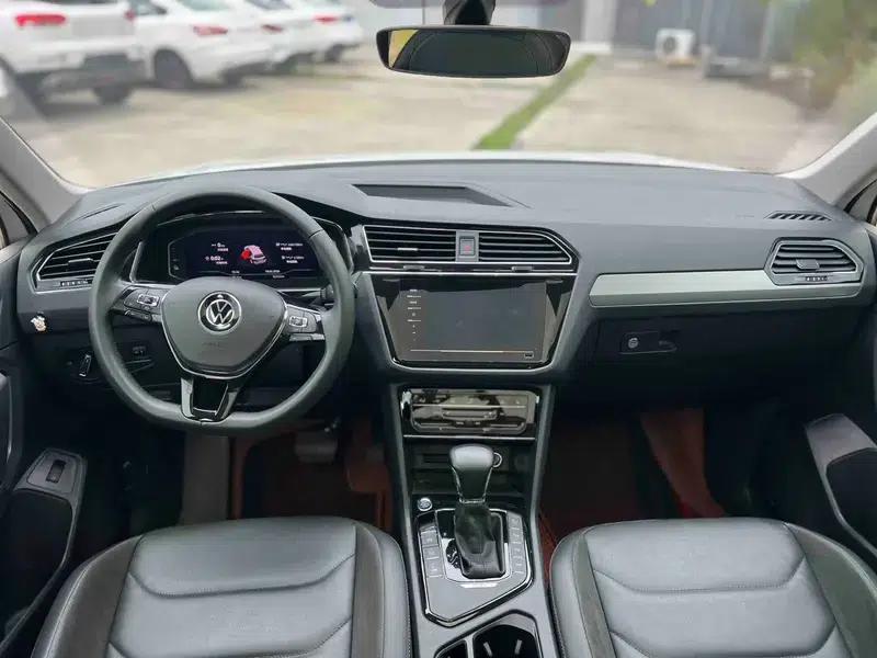 Tiguan L PHEV 2021 1.4T Plug-in Hybrid Premium Edition — миниатюра 6