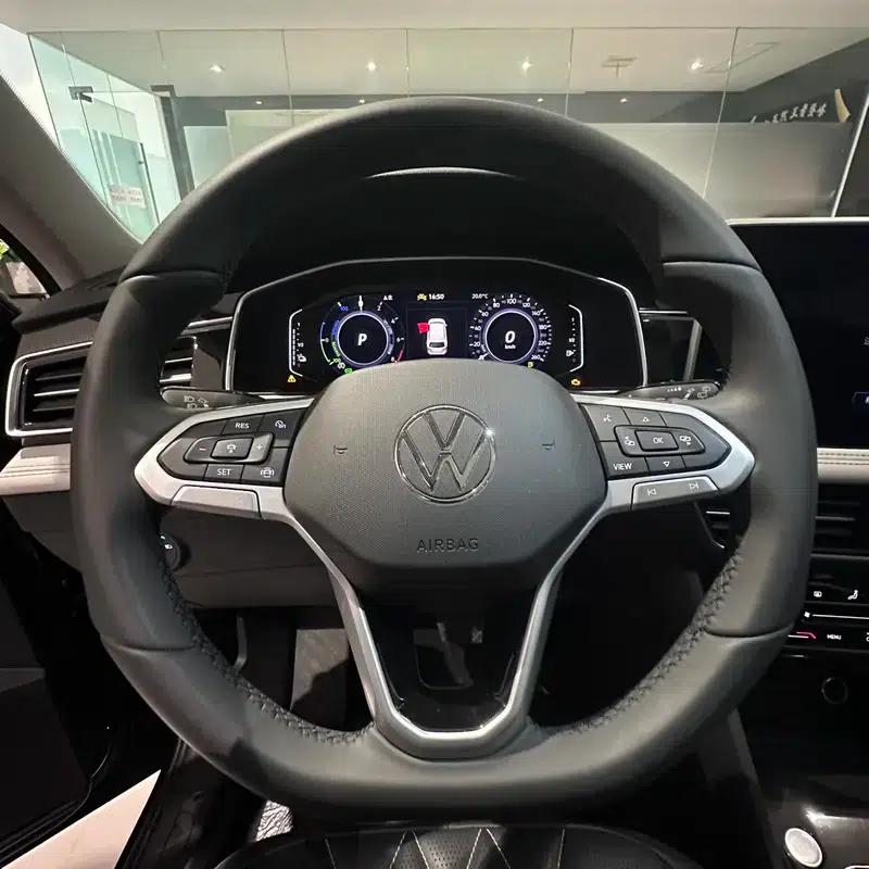 Tiguan L PHEV 2023 430PHEV Plug-in Hybrid Premium Edition — миниатюра 12