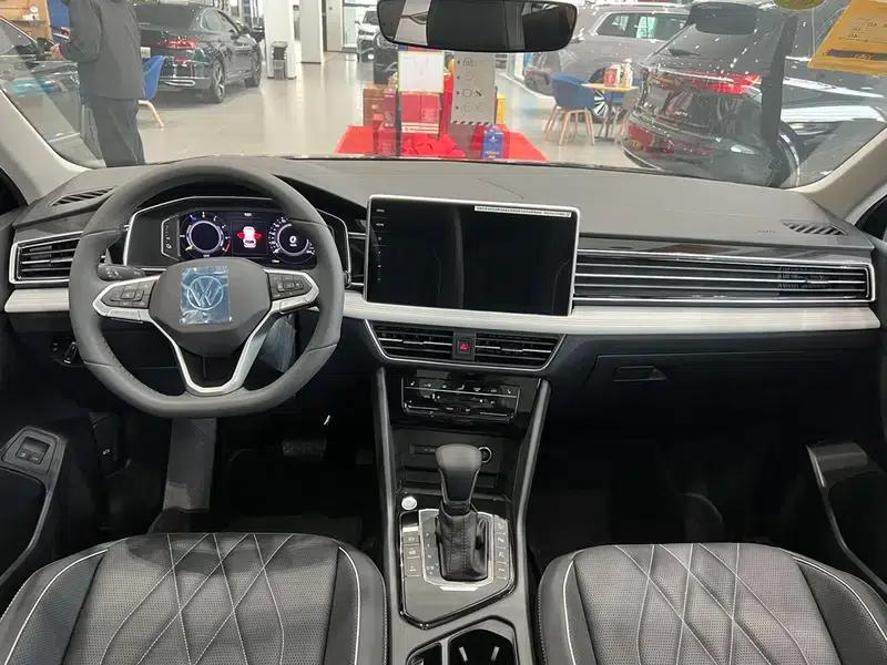 Tiguan L PHEV 2023 430PHEV Plug-in Hybrid Premium Edition — миниатюра 11