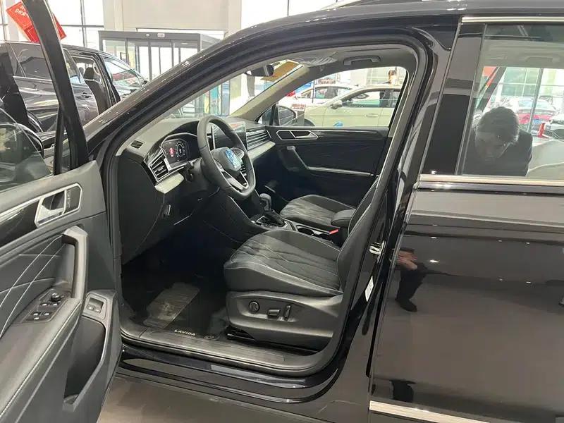 Tiguan L PHEV 2023 430PHEV Plug-in Hybrid Premium Edition — миниатюра 13