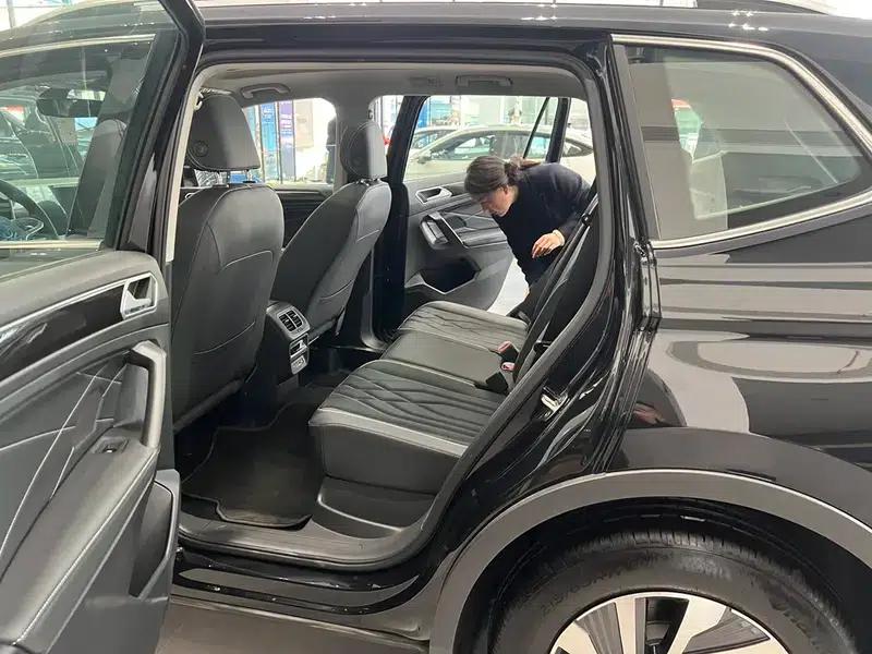 Tiguan L PHEV 2023 430PHEV Plug-in Hybrid Premium Edition — миниатюра 14
