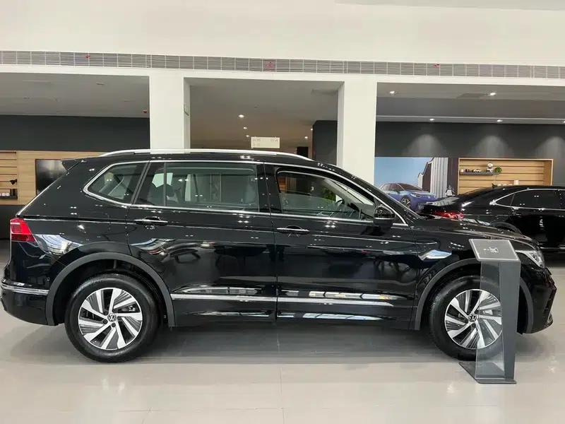 Tiguan L PHEV 2023 430PHEV Plug-in Hybrid Premium Edition — миниатюра 8