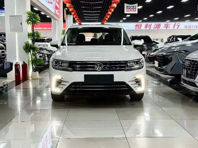Tiguan L PHEV 2020 430PHEV Plug-in Hybrid Premium Edition — миниатюра 2