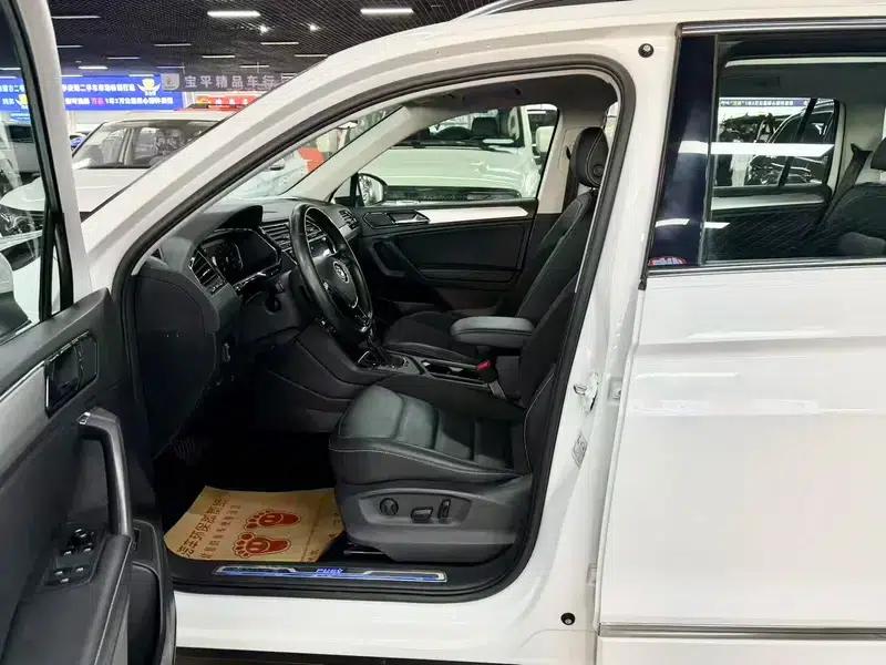 Tiguan L PHEV 2020 430PHEV Plug-in Hybrid Premium Edition — миниатюра 8
