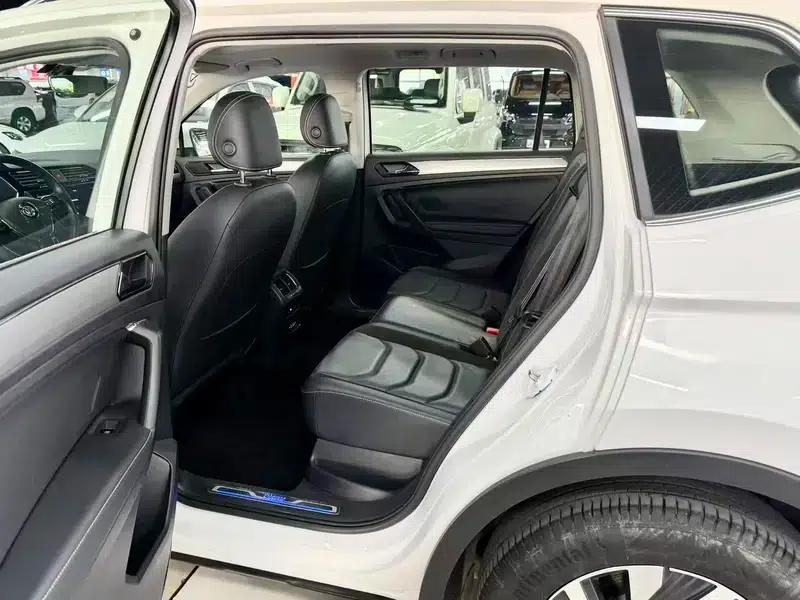Tiguan L PHEV 2020 430PHEV Plug-in Hybrid Premium Edition — миниатюра 9