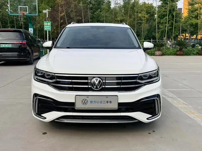 Tiguan L PHEV 2022 430PHEV Plug-in Hybrid Premium Edition — миниатюра 2