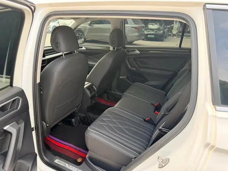 Tiguan L PHEV 2022 430PHEV Plug-in Hybrid Premium Edition — миниатюра 11