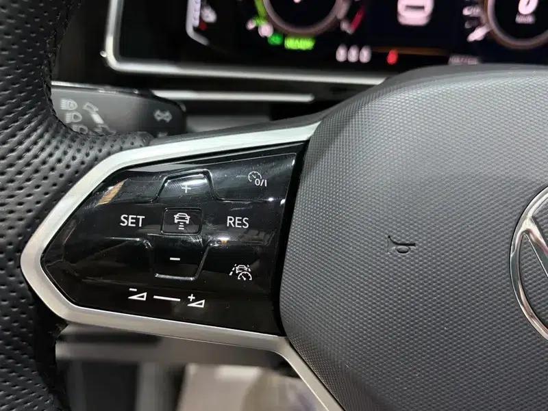 Tiguan L PHEV 2023 430PHEV Plug-in Hybrid Flagship Edition — миниатюра 17