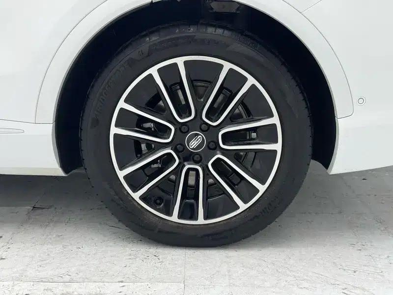 Shangjie H5 2025 Pure Electric Max Long Range Edition — миниатюра 9