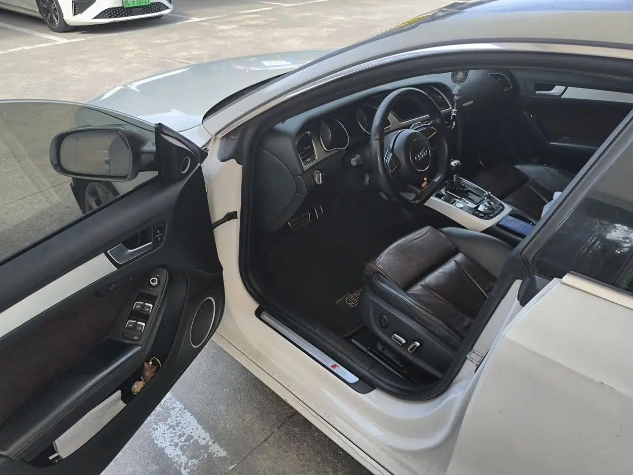 Audi S5 2012 S5 3.0T Sportback — миниатюра 16