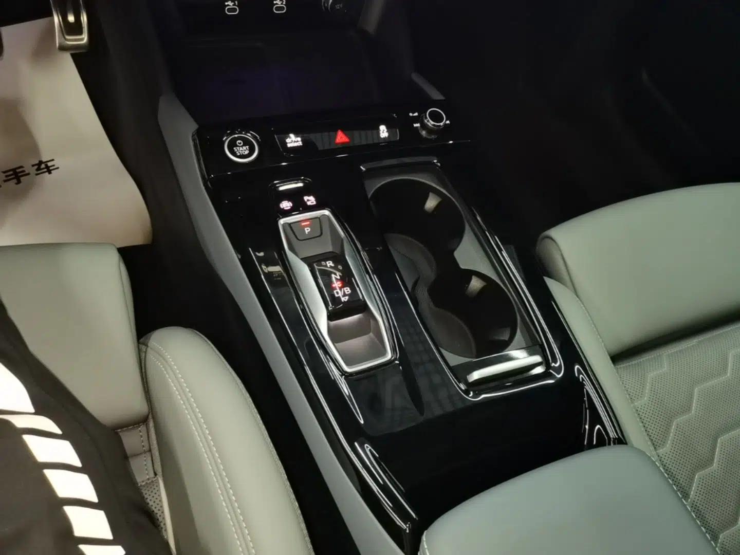 Audi Q6L e-tron 2026 First Launch Navigation Edition — миниатюра 16