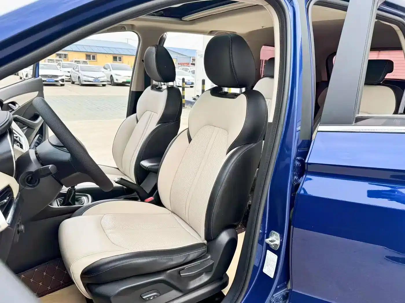 Baojun 360 2018 1.5L Manual Deluxe Edition (National V Emission Standard) — миниатюра 12