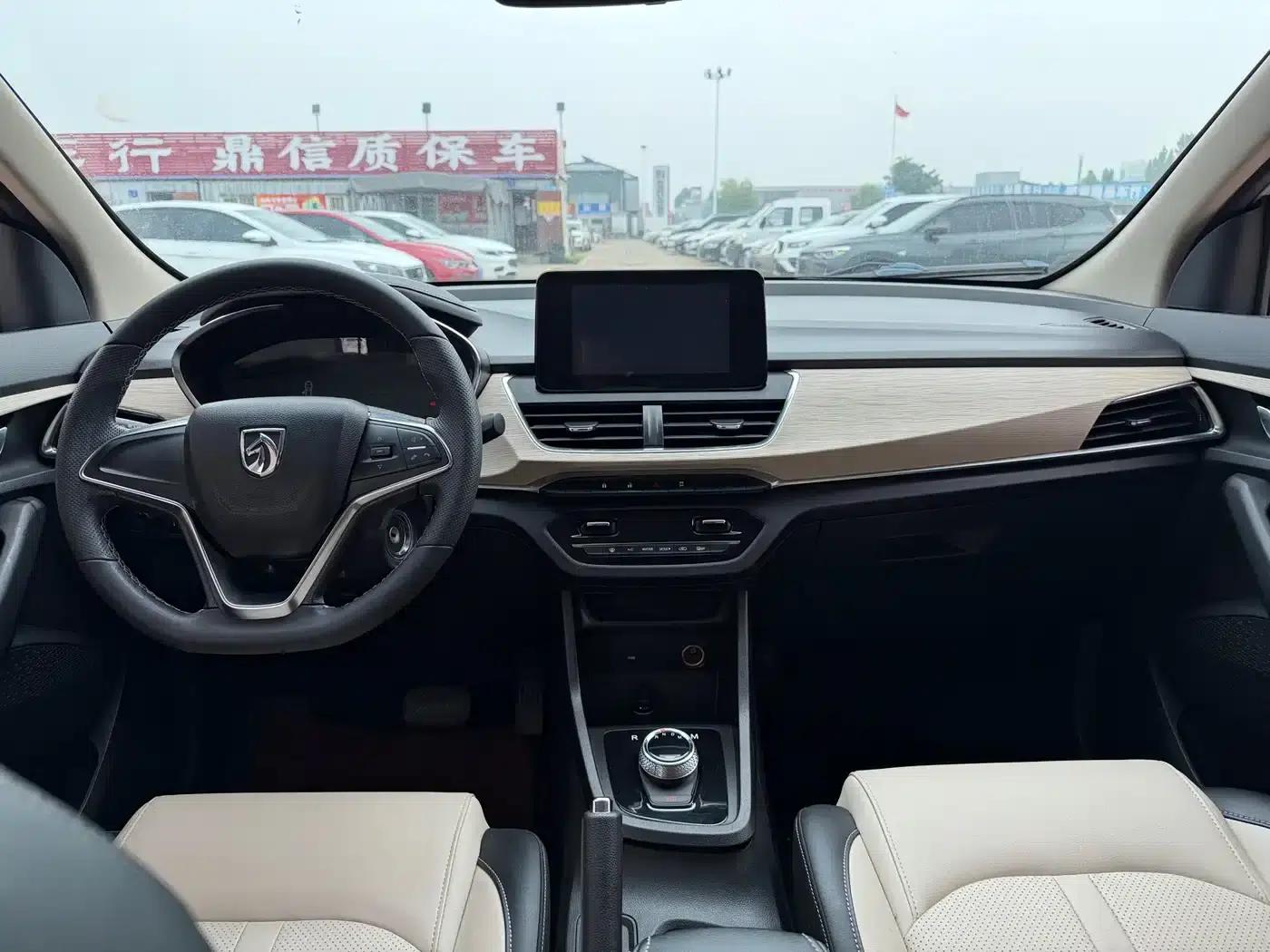 Baojun 360 2018 1.5L Automatic Deluxe Edition (National V Emission Standard) — миниатюра 8
