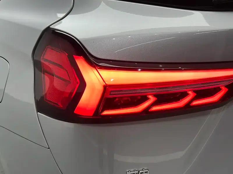 Blue Electric E5 2023 1.5L DE-i Enjoy Edition — миниатюра 13