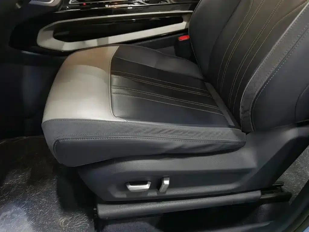 Baojun RM-5 2019 1.5T CVT 24-hour online luxury 6-seater — миниатюра 20