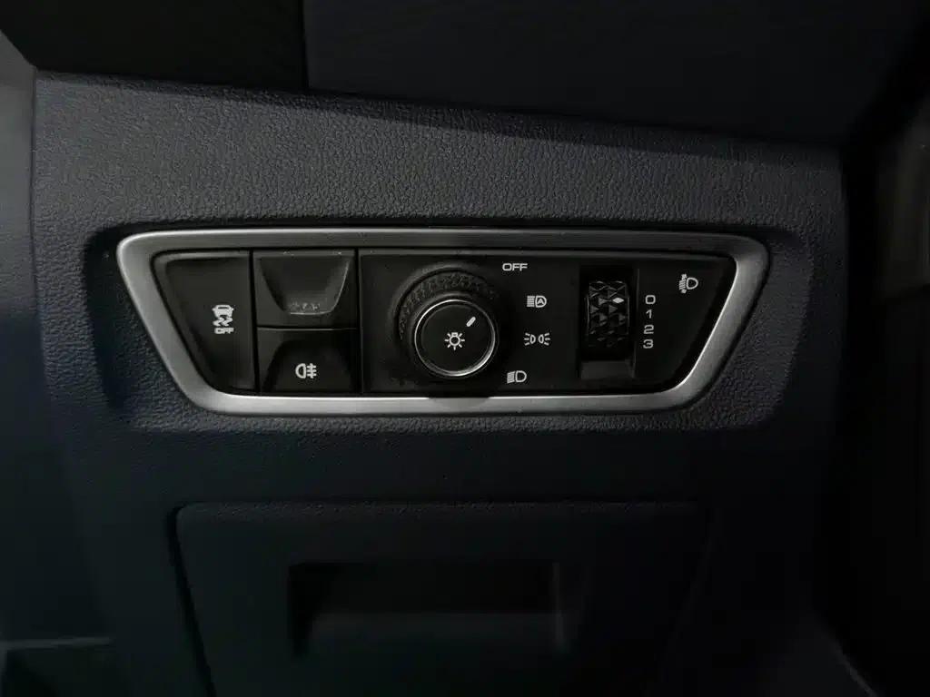 Baojun RM-5 2019 1.5T CVT 24-hour online luxury 6-seater — миниатюра 21